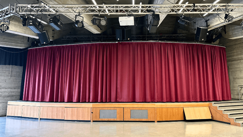 Stiers Max I Motorvorhangsystem - Werner-von Siemens Gymnasium München