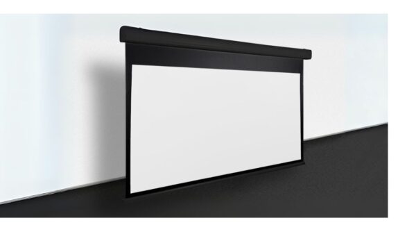 Motorleinwand mit Maskierung