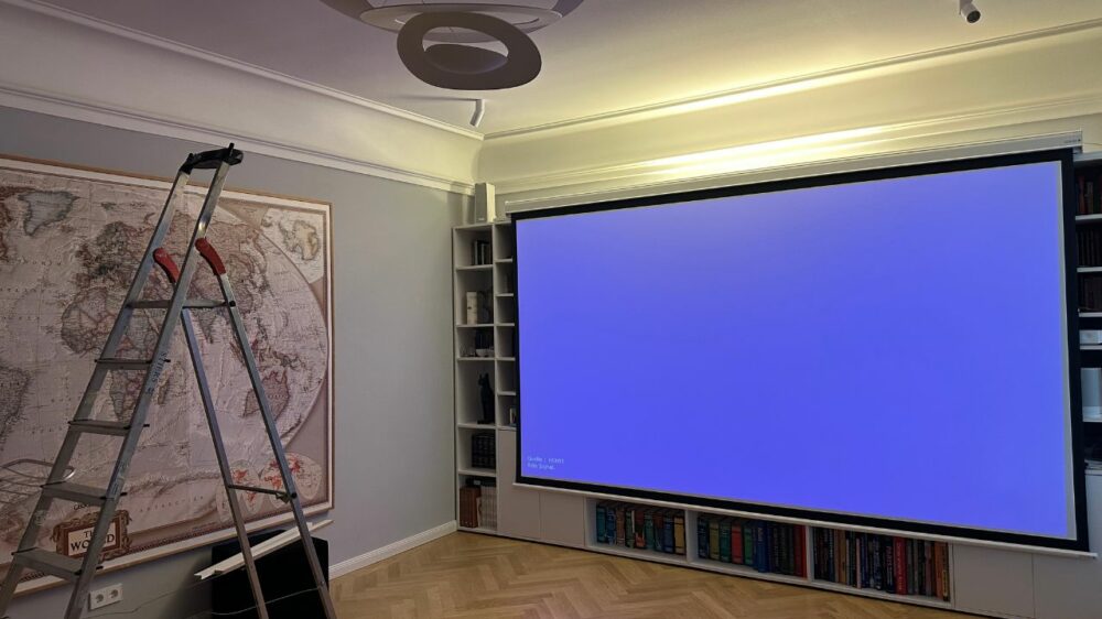 SmartHome Steuerung Beamer Leinwand