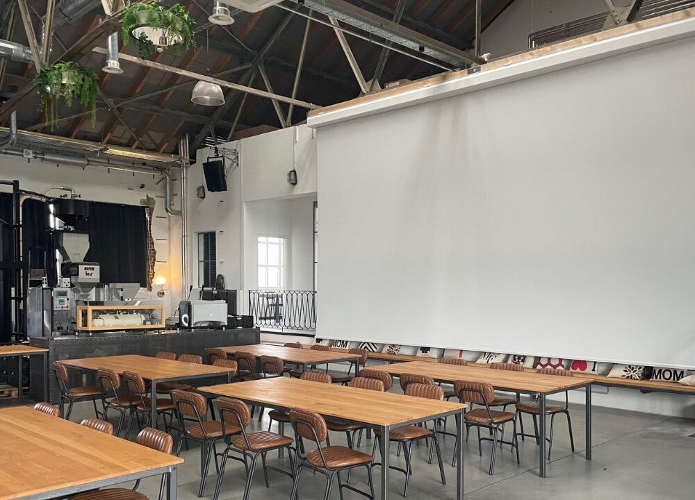 Großmotorleinwand, XXL Beamerleinwand Stiers