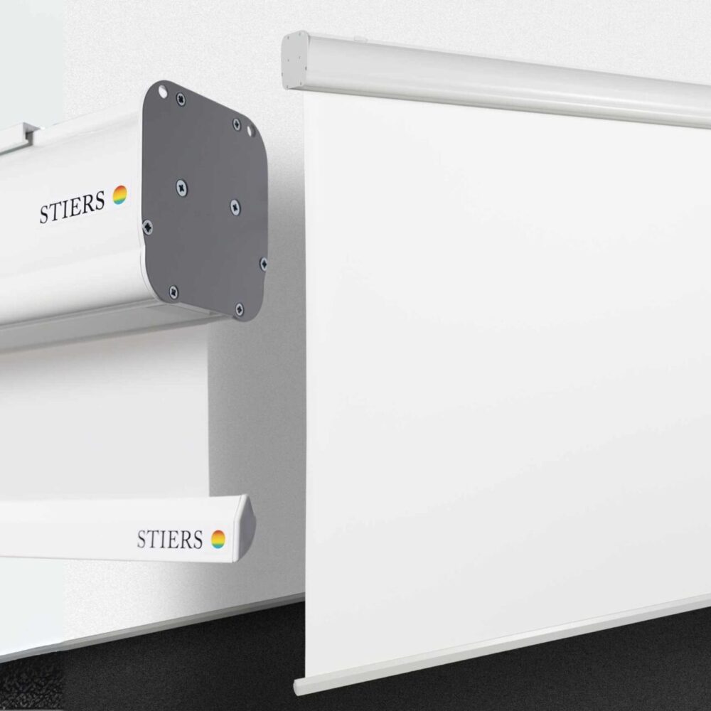 Motorleinwand 450 × 450 cm Classic White für Wand- und Deckenmontage