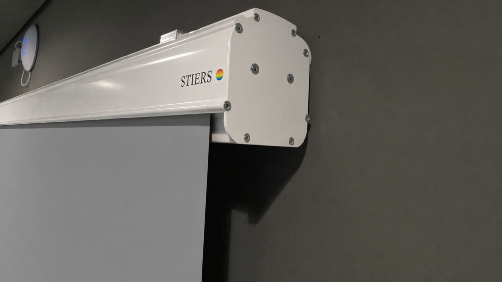 Front Fall Motorleinwand 350 × 350 cm CLR für Wand- und Deckenmontage